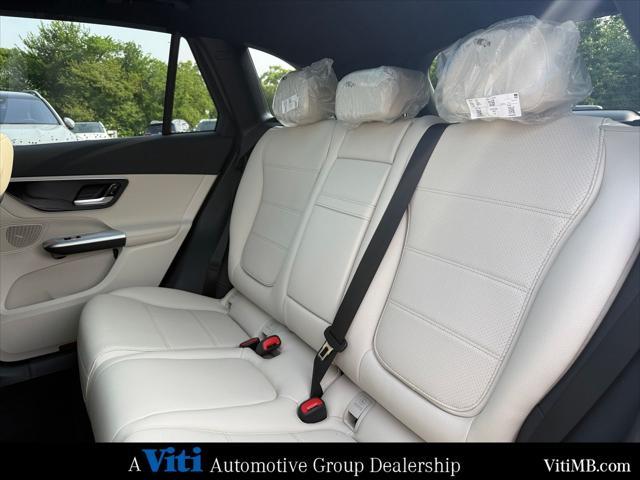 new 2025 Mercedes-Benz GLC 300 car, priced at $55,950