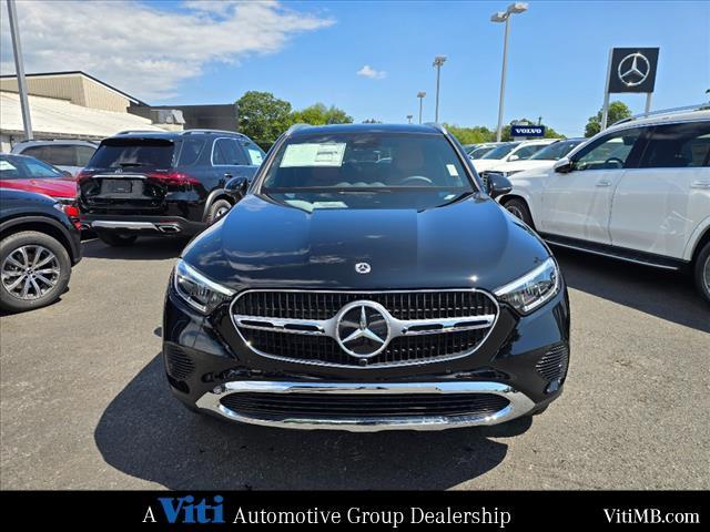 new 2025 Mercedes-Benz GLC 300 car