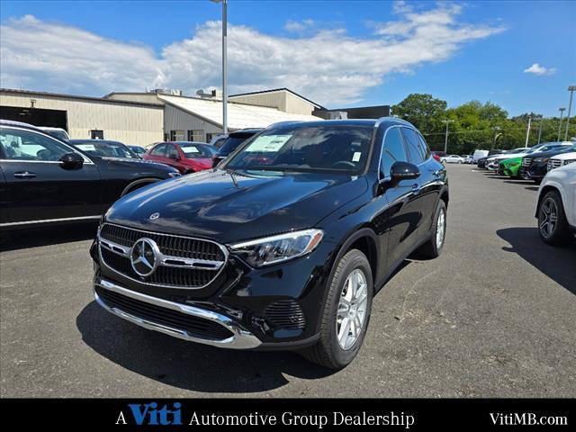 new 2025 Mercedes-Benz GLC 300 car