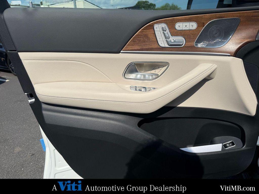 new 2025 Mercedes-Benz GLS 450 car, priced at $91,580
