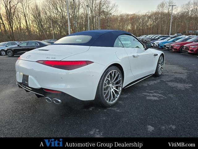 new 2025 Mercedes-Benz AMG SL 43 car, priced at $125,915