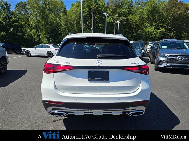 new 2025 Mercedes-Benz GLC 300 car