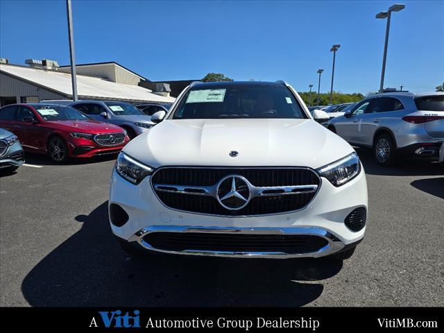 new 2025 Mercedes-Benz GLC 300 car