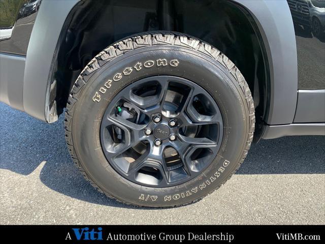 used 2022 Jeep Cherokee car, priced at $27,988
