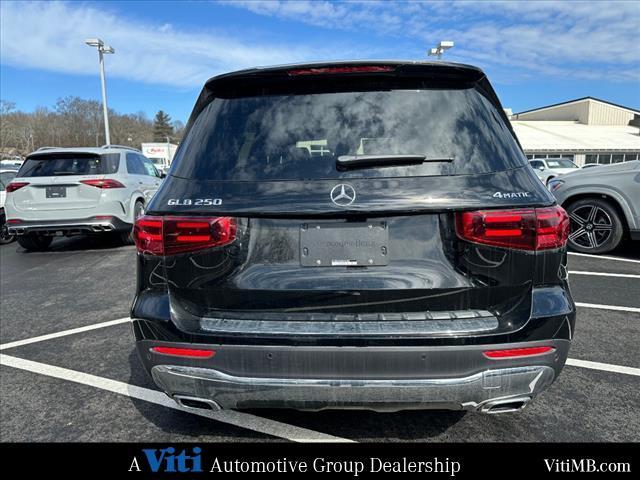 new 2024 Mercedes-Benz GLB 250 car