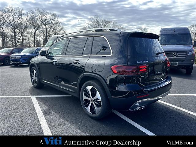 new 2024 Mercedes-Benz GLB 250 car