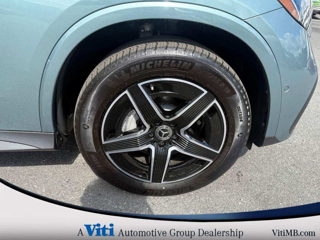 new 2025 Mercedes-Benz GLC 300 car, priced at $59,200