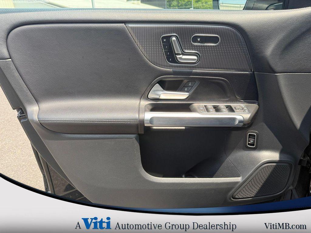 used 2022 Mercedes-Benz GLB 250 car, priced at $30,988