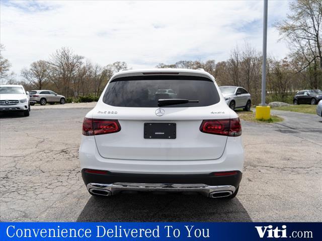 new 2022 Mercedes-Benz GLC 300 car