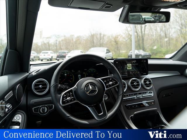 new 2022 Mercedes-Benz GLC 300 car