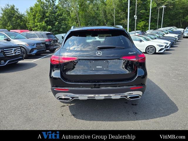 new 2025 Mercedes-Benz GLC 300 car