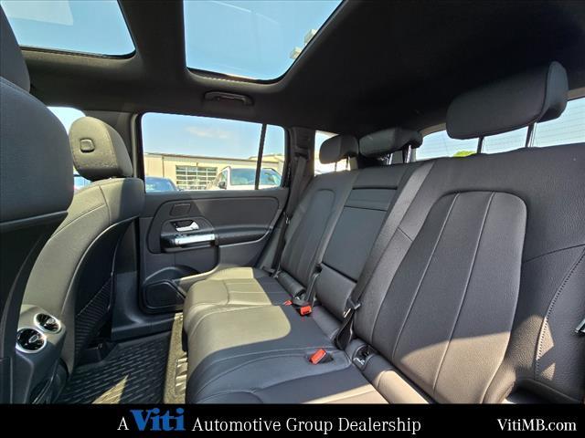new 2024 Mercedes-Benz GLB 250 car