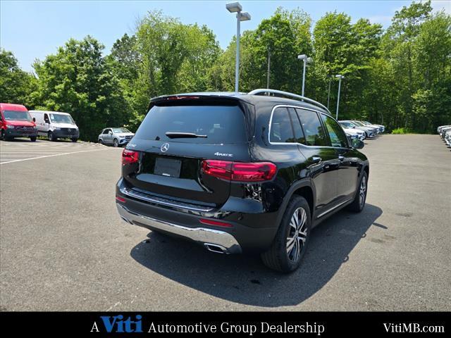 new 2024 Mercedes-Benz GLB 250 car