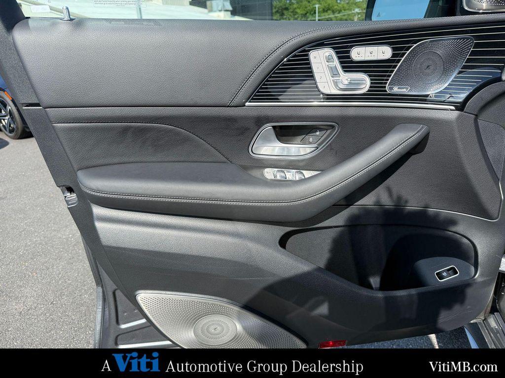 new 2025 Mercedes-Benz GLS 450 car, priced at $108,470