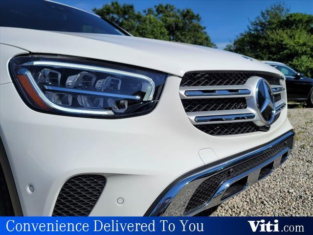 new 2022 Mercedes-Benz GLC 300 car