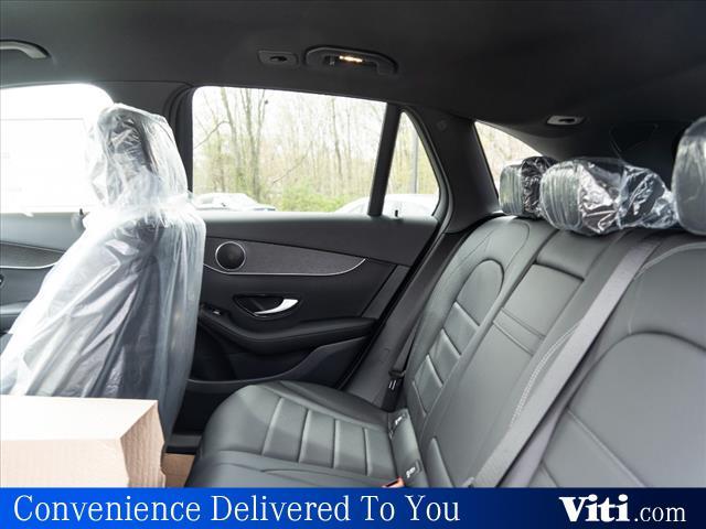 new 2022 Mercedes-Benz GLC 300 car