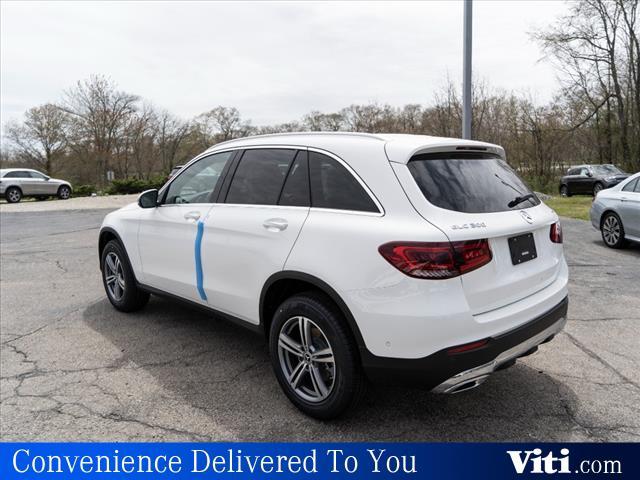 new 2022 Mercedes-Benz GLC 300 car
