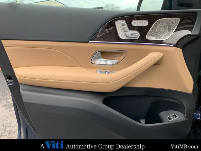 new 2025 Mercedes-Benz GLS 450 car, priced at $101,715