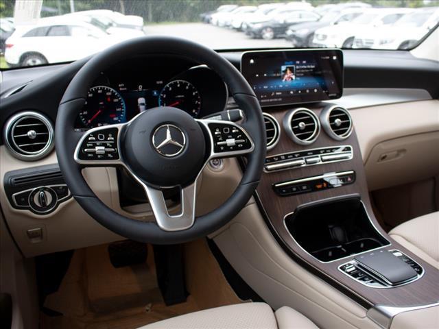 new 2022 Mercedes-Benz GLC 300 car