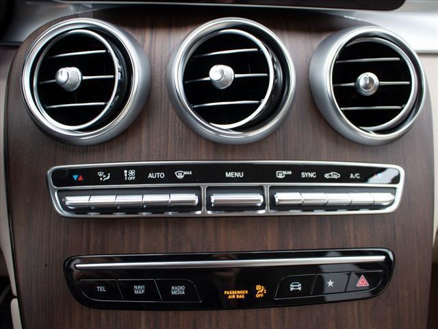new 2022 Mercedes-Benz GLC 300 car