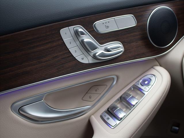 new 2022 Mercedes-Benz GLC 300 car