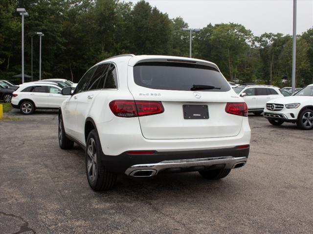 new 2022 Mercedes-Benz GLC 300 car