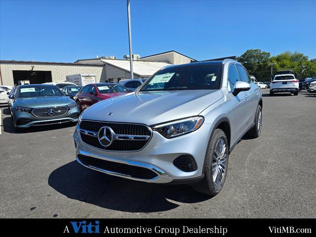 new 2025 Mercedes-Benz GLC 300 car