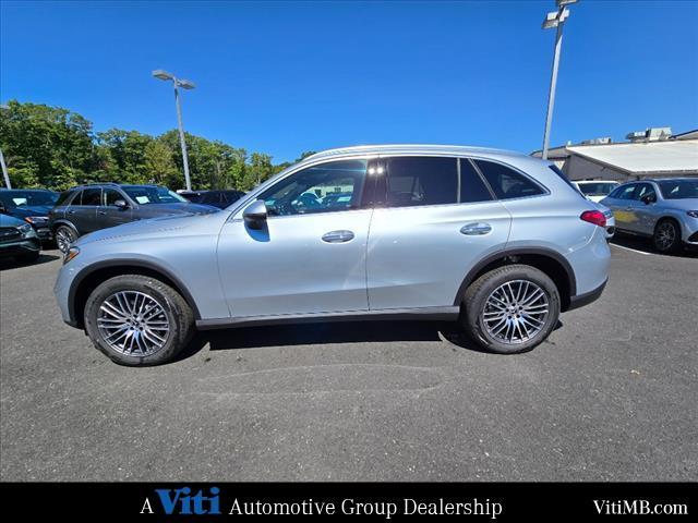 new 2025 Mercedes-Benz GLC 300 car