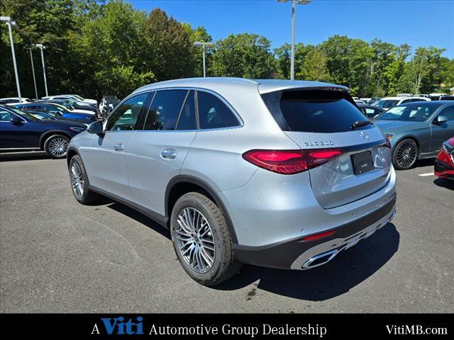 new 2025 Mercedes-Benz GLC 300 car