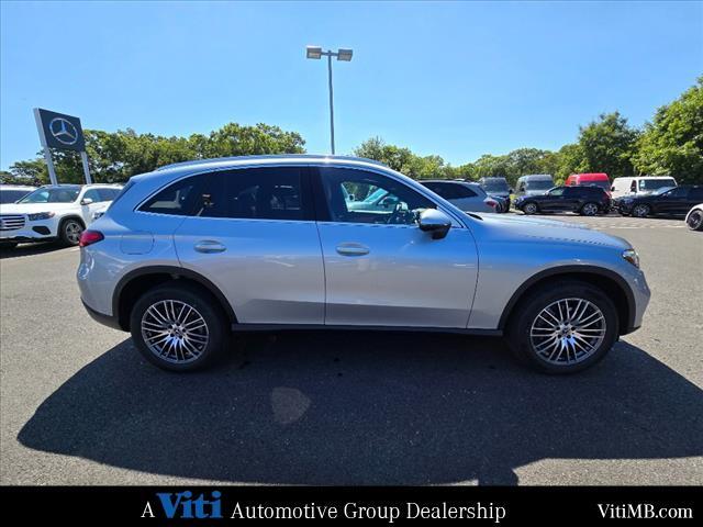new 2025 Mercedes-Benz GLC 300 car