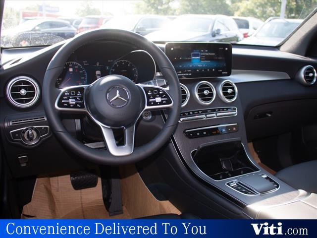 new 2022 Mercedes-Benz GLC 300 car
