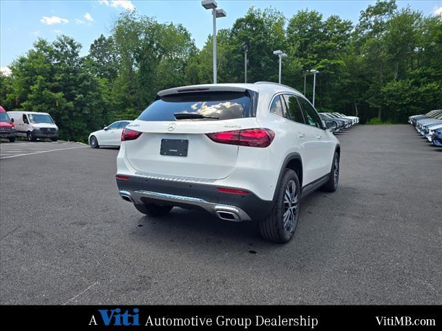 new 2025 Mercedes-Benz GLA 250 car
