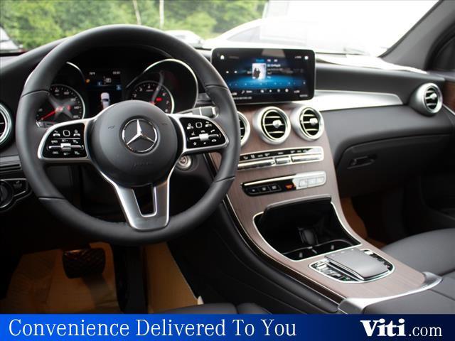 new 2022 Mercedes-Benz GLC 300 car