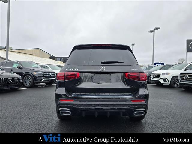 new 2024 Mercedes-Benz GLB 250 car