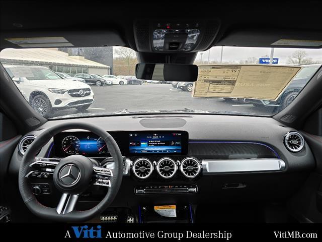 new 2024 Mercedes-Benz GLB 250 car