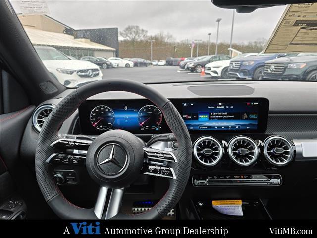 new 2024 Mercedes-Benz GLB 250 car