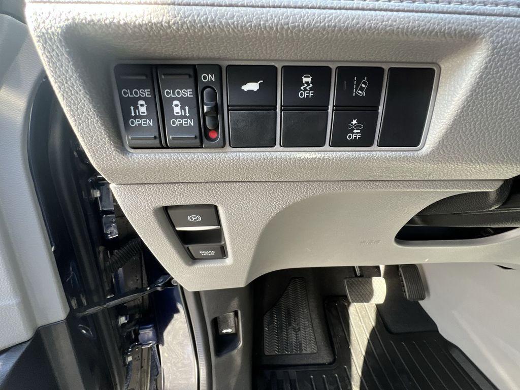 used 2018 Honda Odyssey car, priced at $27,658