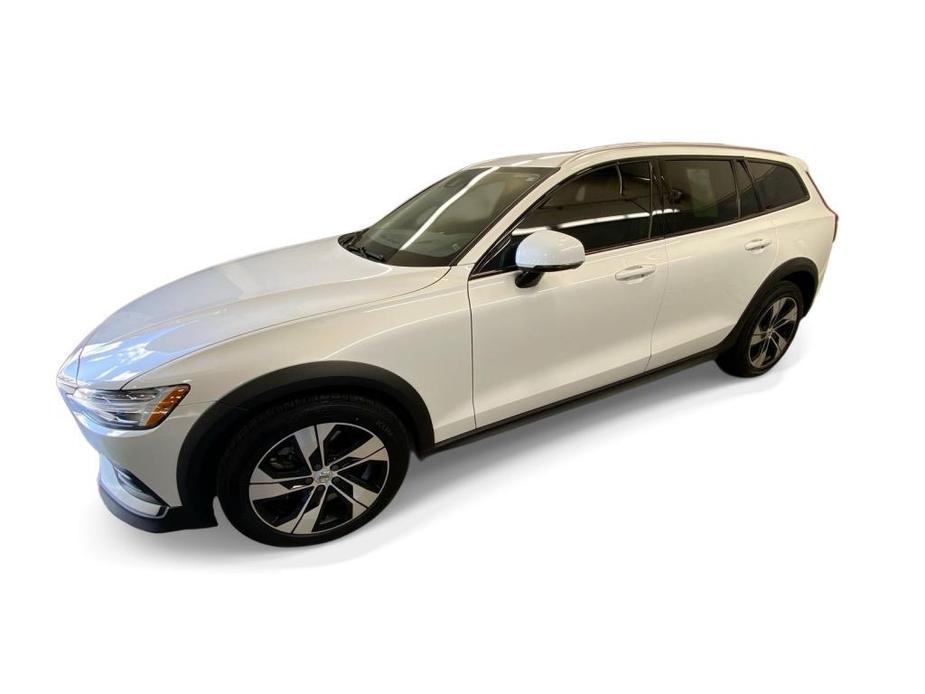 used 2020 Volvo V60 Cross Country car, priced at $35,094