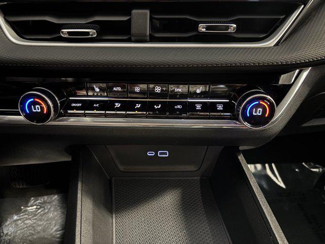 used 2025 Chevrolet Equinox car, priced at $25,964