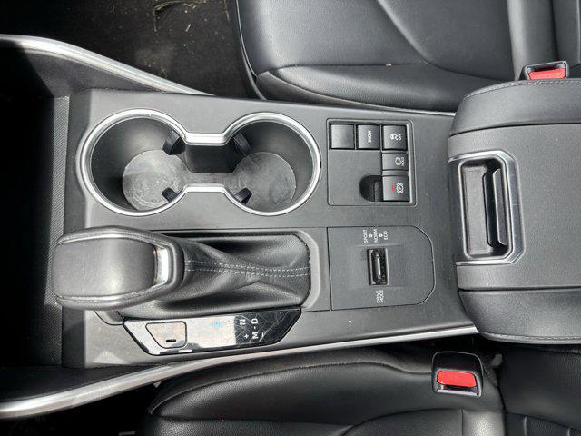 used 2023 Toyota Highlander car