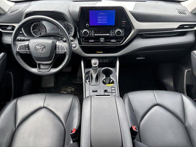 used 2023 Toyota Highlander car