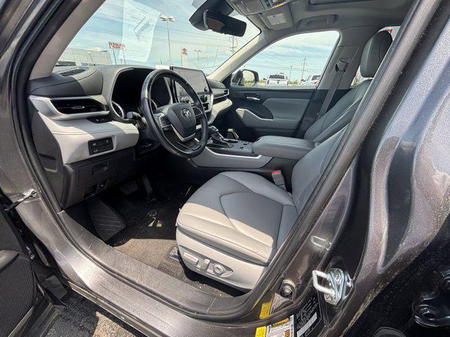 used 2023 Toyota Highlander car, priced at $38,484