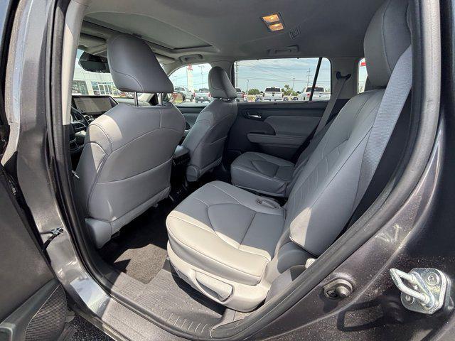 used 2023 Toyota Highlander car, priced at $38,484