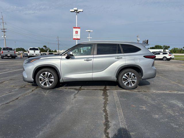 used 2023 Toyota Highlander car, priced at $40,676