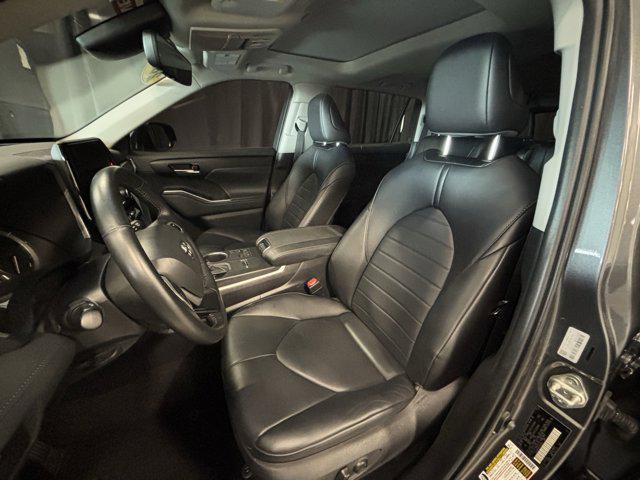used 2024 Toyota Highlander car, priced at $44,684