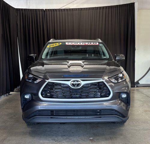 used 2024 Toyota Highlander car, priced at $44,684