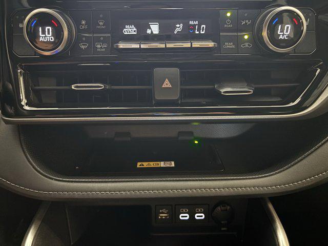 used 2024 Toyota Highlander car, priced at $44,684