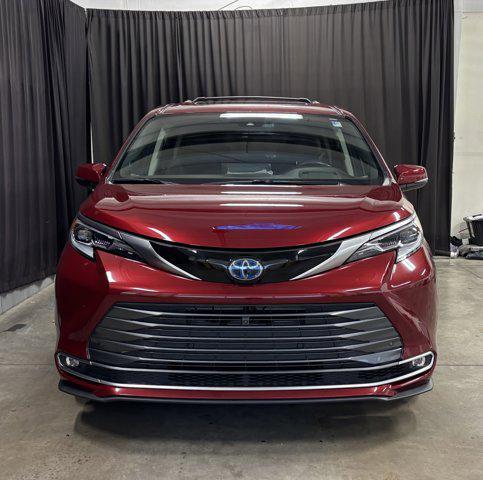 used 2021 Toyota Sienna car, priced at $39,883