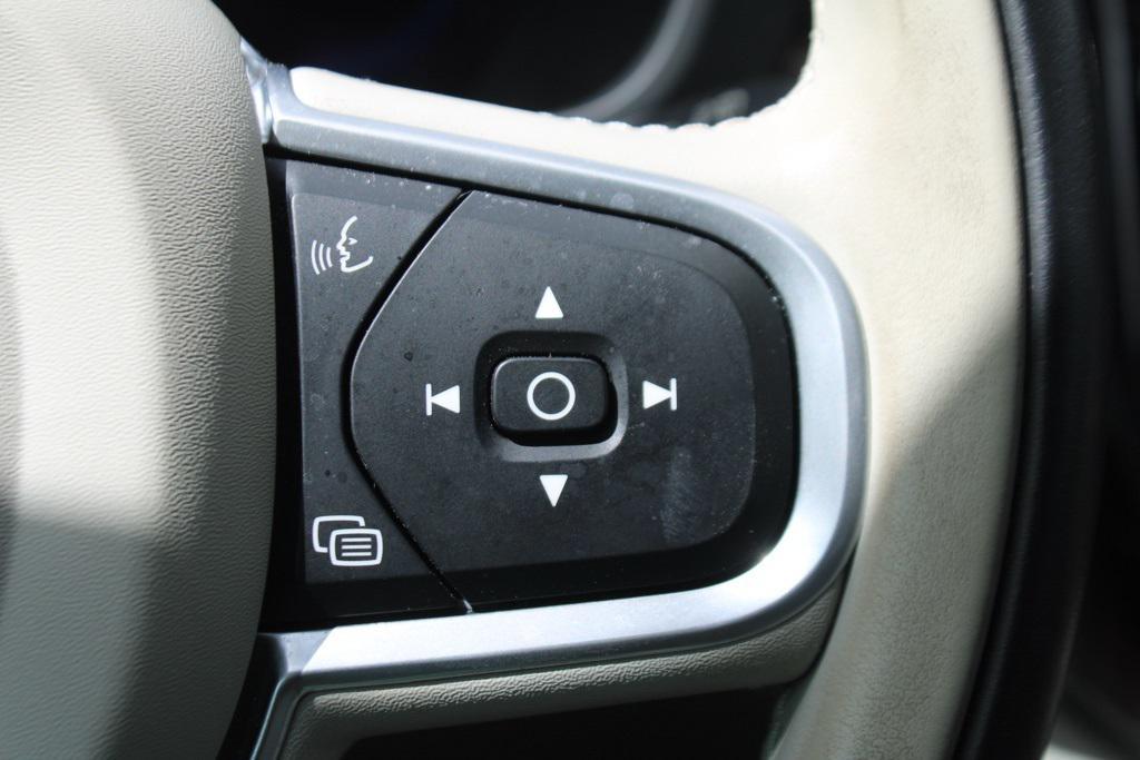 used 2022 Volvo XC60 Recharge Plug-In Hybrid car, priced at $39,778