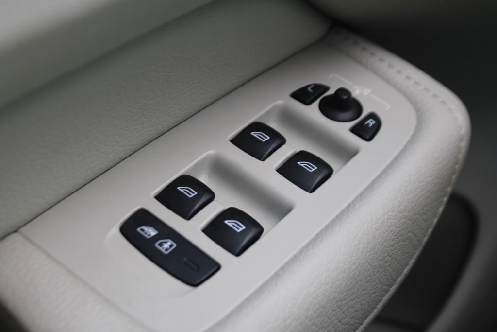 used 2022 Volvo XC60 Recharge Plug-In Hybrid car, priced at $39,778